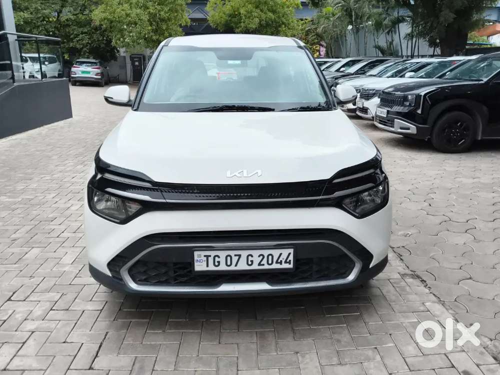 Kia Carens Premium Petrol 2024