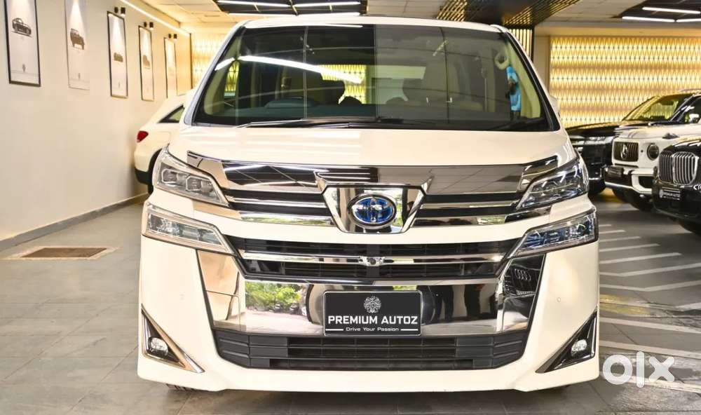 Toyota Vellfire, 2023, Petrol
