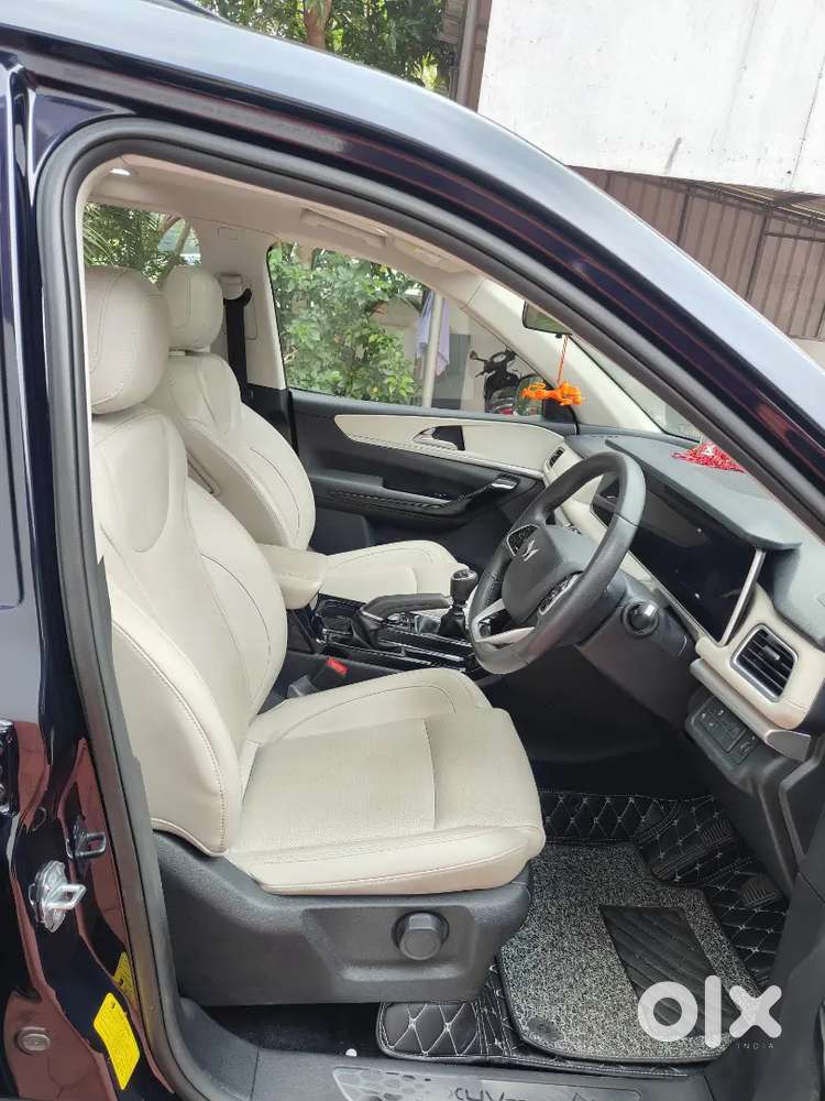 Mahindra Xuv700 2023 Petrol 10000 Km Driven