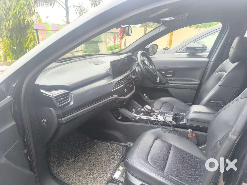 Tata Safari Accomplished Plus 6 Str Dark Addition 2024