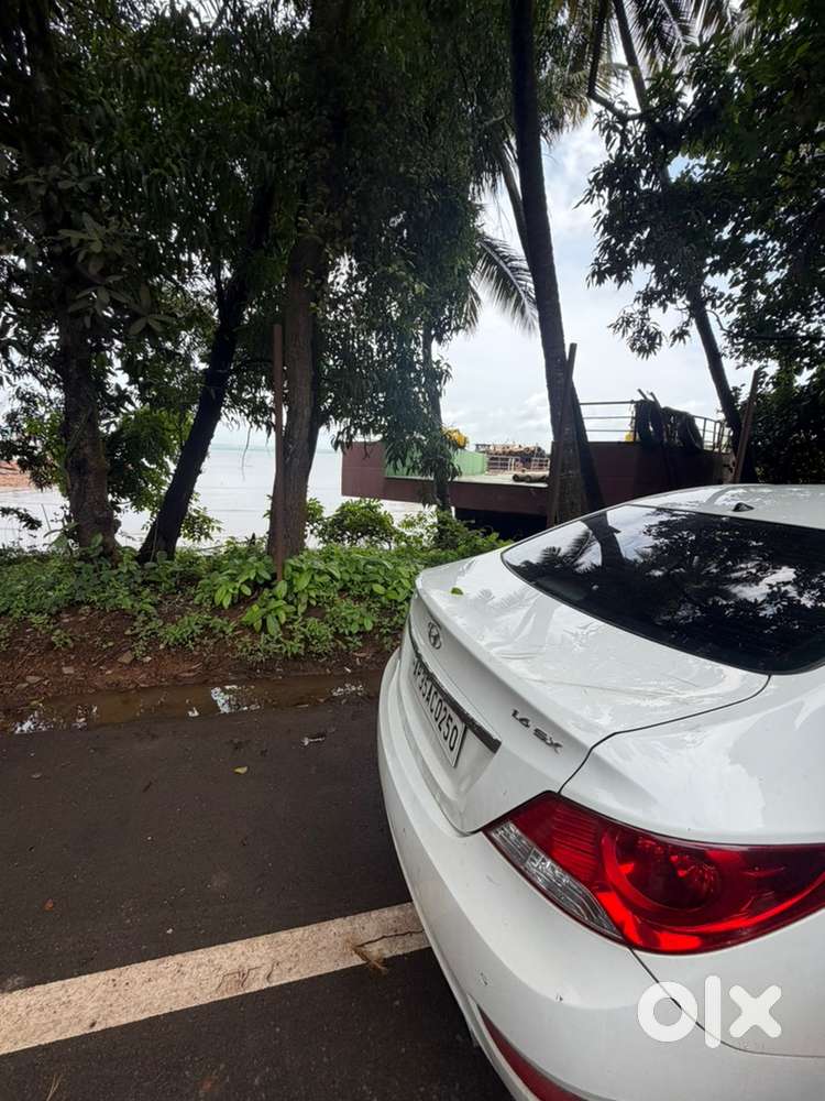 Hyundai Fluidic Verna 2015