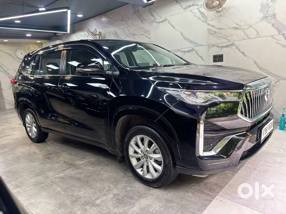 Toyota Innova Hycross 2.0 Vx Hybrid 7 Str, 2025, Petrol