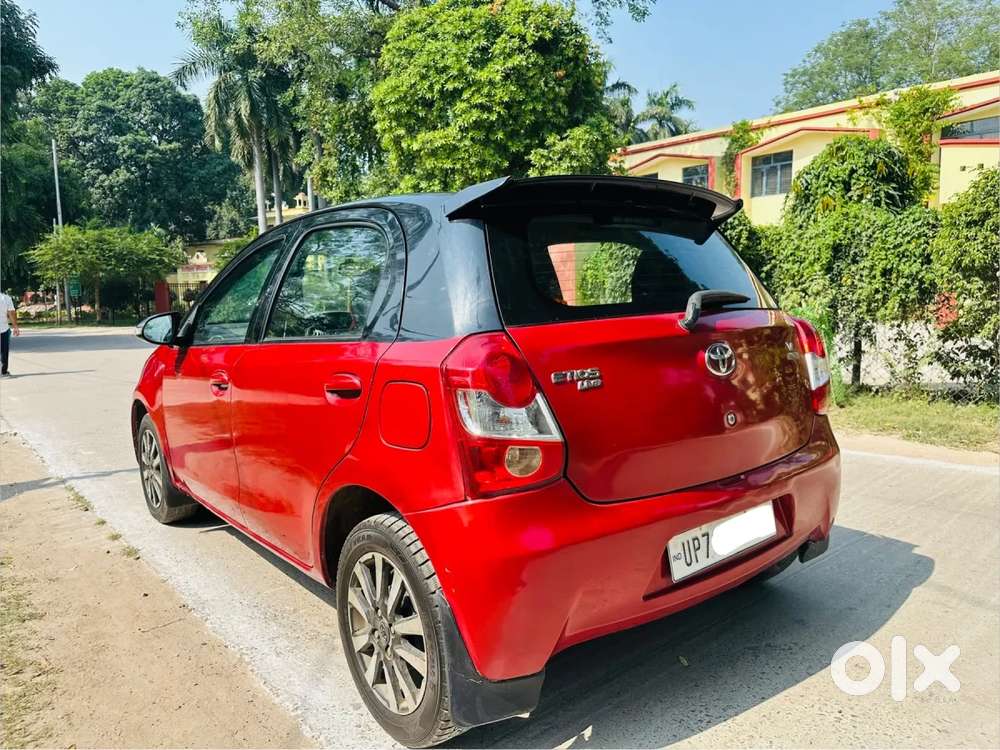 Toyota Etios Liva V Dual Tone, 2016, Petrol