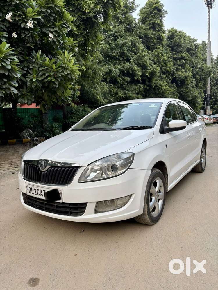 Skoda Rapid Elegance 1.6 Mpfi Mt, 2014, Petrol