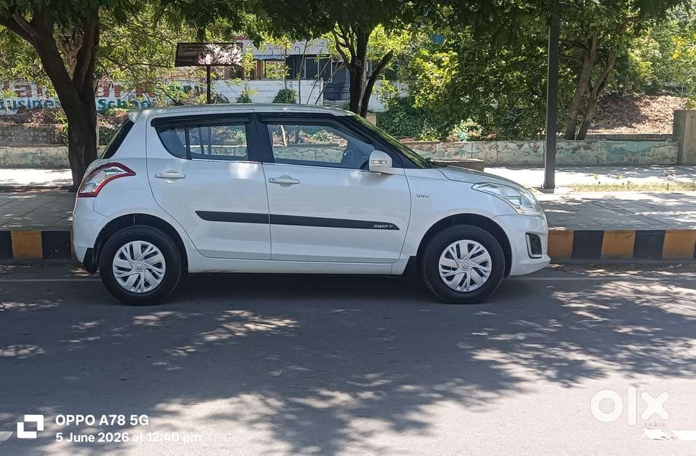 Maruti Suzuki Swift Vxi Abs Bsiv, 2015, Petrol