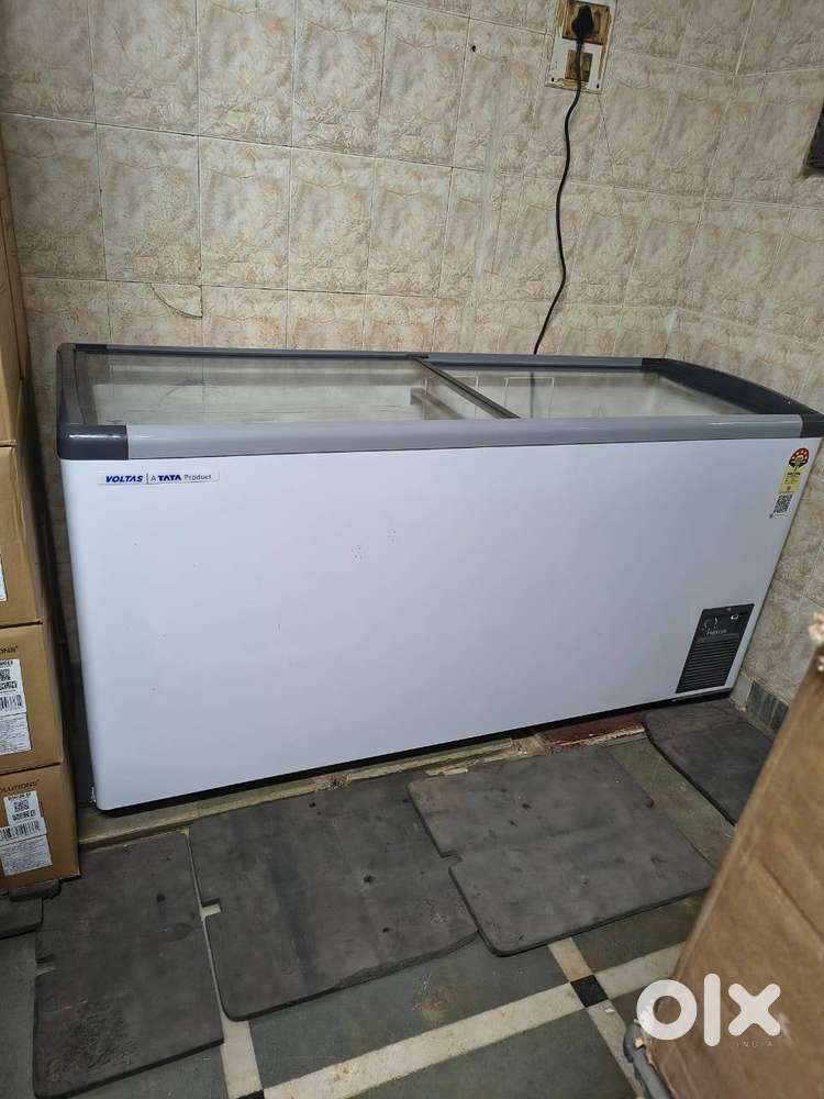 Voltas GT520GA5-P-G3 Deep Freezer - Fridges in Goregaon West