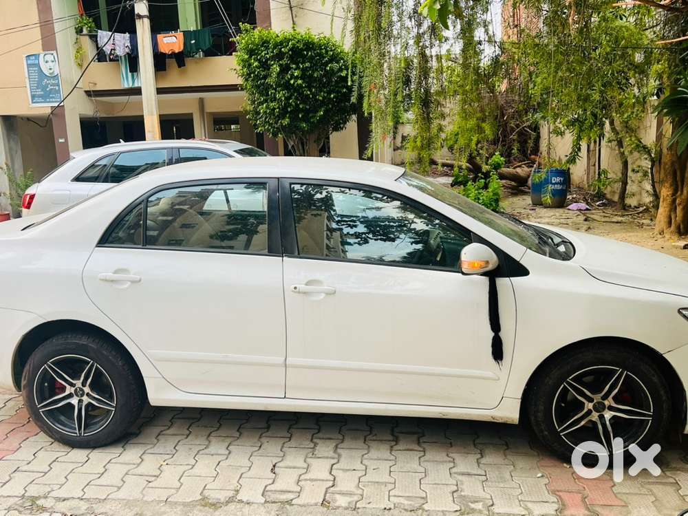 Toyota Corolla Altis 2012