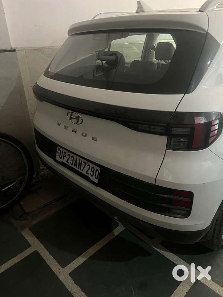 Hyundai Venue Petrol 2024