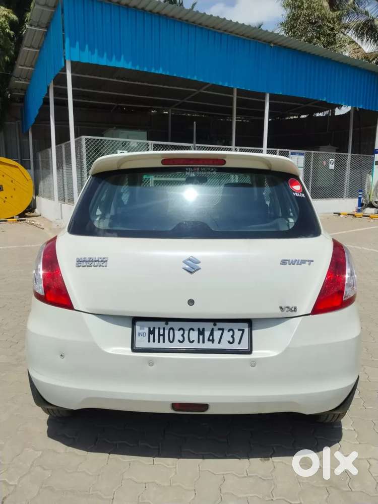 Maruti Suzuki Swift Vxi 1.2 Abs Bs-iv, 2017, Petrol