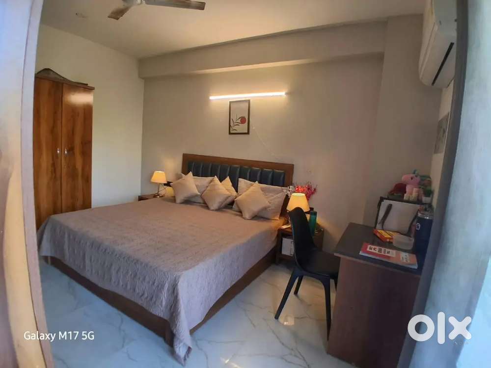 Premium PG in Gurgaon | AC Rooms, Gym & All Facilities Available