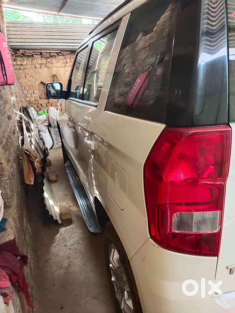 Mahindra Tuv300 T8(7-seater) 2017 Model On Sale