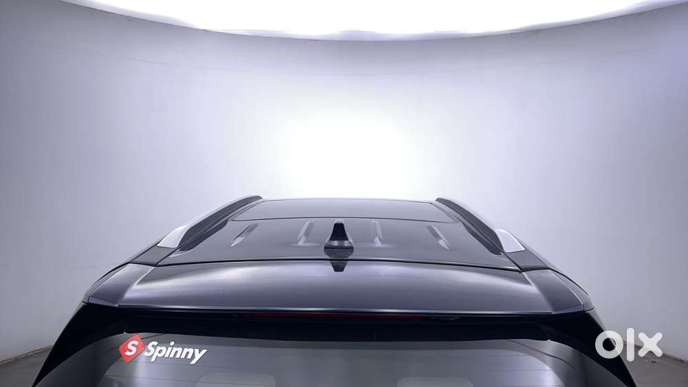 Mahindra Xuv700 2.0 Ax 7 Petrol At Luxury Pack Str, 2021, Petrol