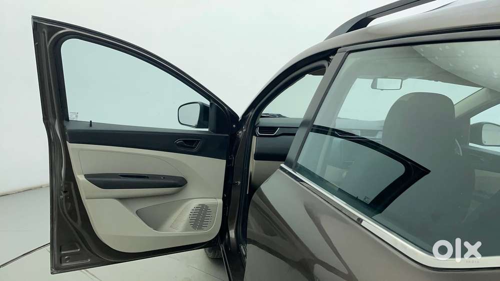 Renault Triber Rxt, 2021, Petrol