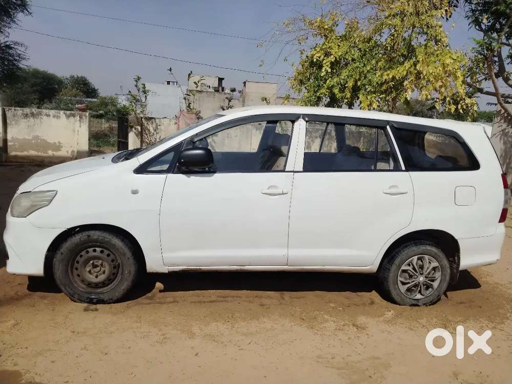 Family Innova Car, 4 Tyre New, Seat Cover Matting New