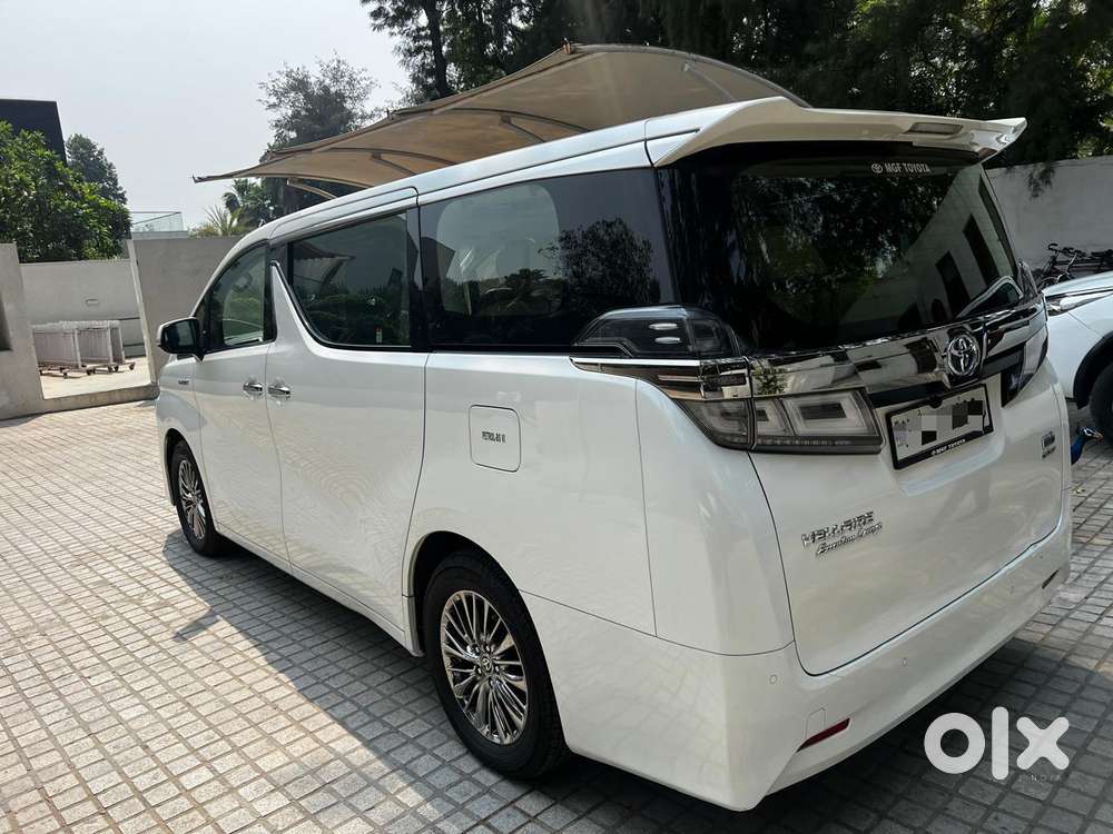 Toyota Vellfire 2.5 Hybrid, 2022, Petrol