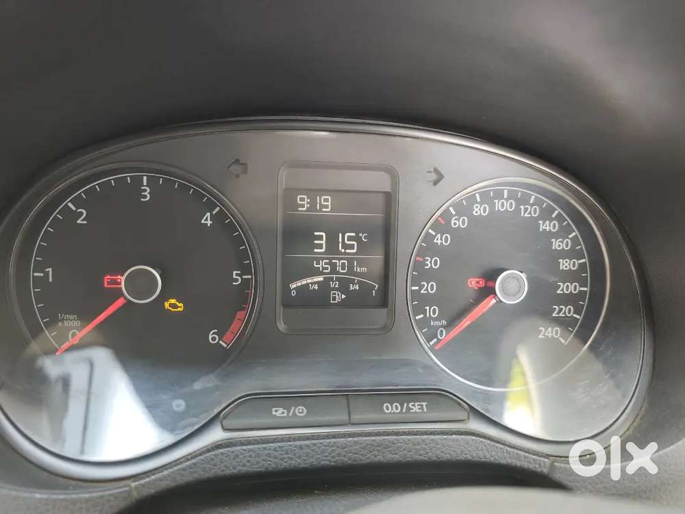One Handed Company Maintain .full Condition Very Less Used .perfect En