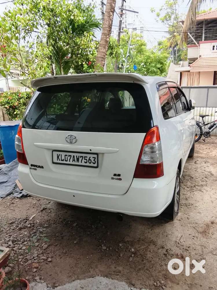 Toyota Innova Hycross 2.0 G-slf 2005