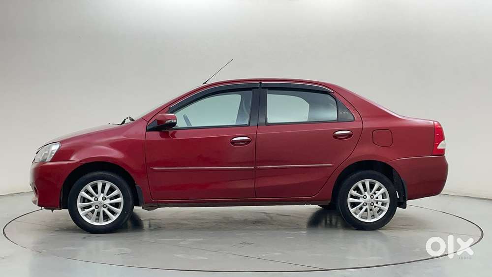 Toyota Etios V, 2013, Petrol