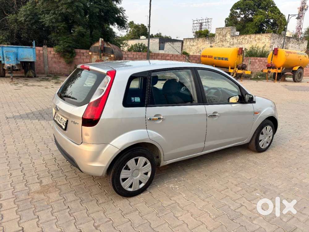 Ford Figo, 2011, Petrol