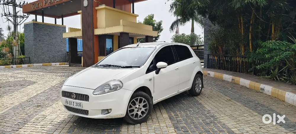 Fiat Punto 2011 Petrol 140000 Km Driven