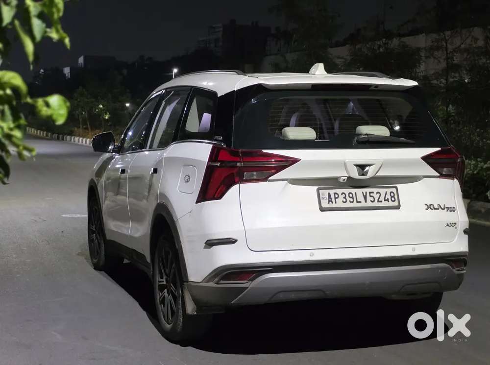 Xuv700 Ax7l Automatic. First Owner, Doctor Driven. Petrol - Like New.