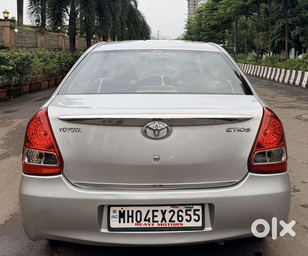 Toyota Etios V, 2011, Petrol
