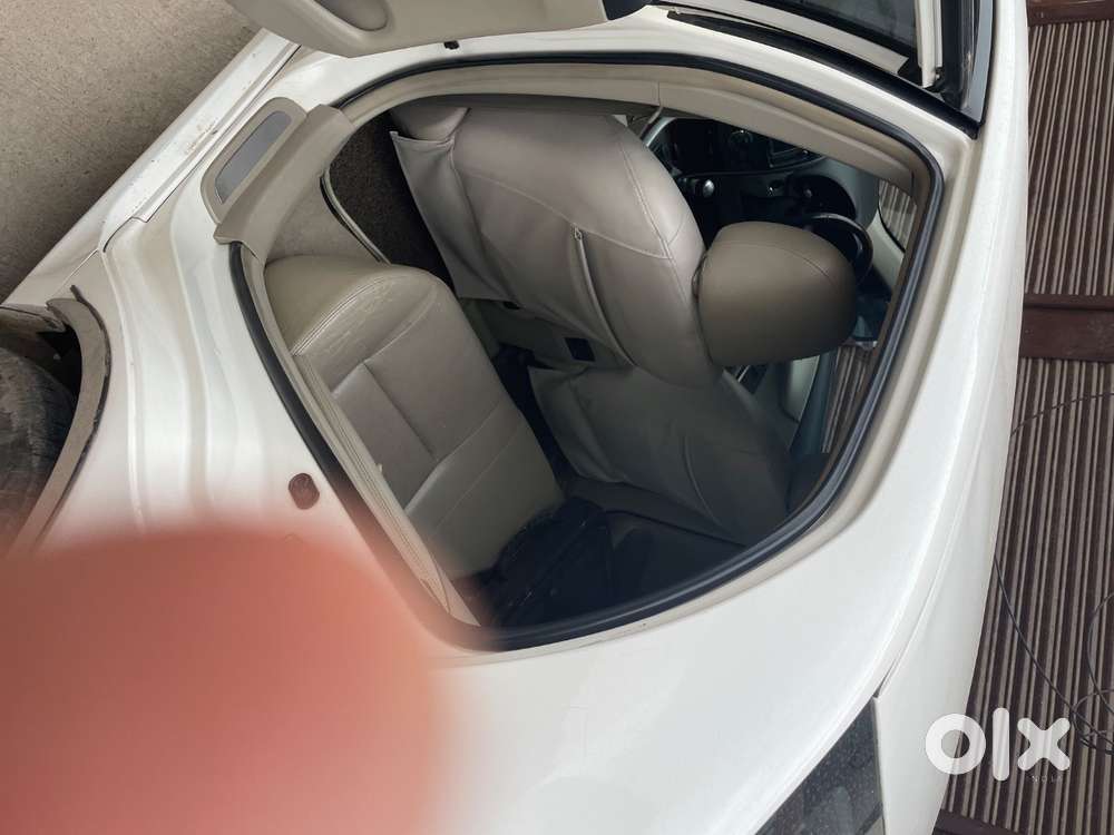 Toyota Corolla Altis 2012