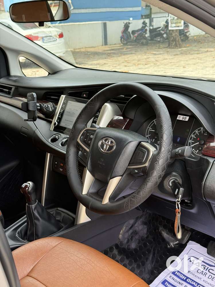 Toyota Innova Crysta 2.4 G Plus Mt 7 Str, 2025, Diesel