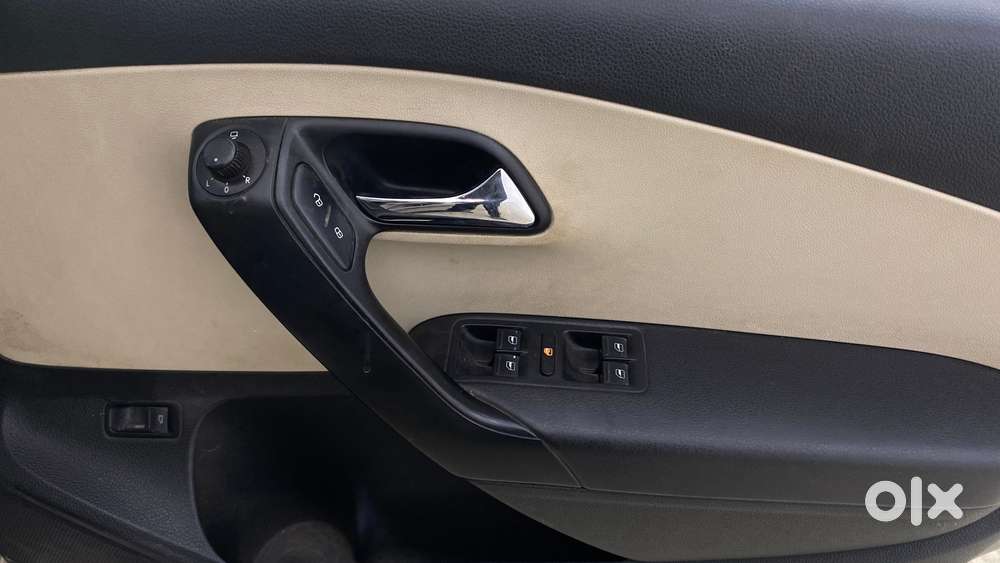 Skoda Rapid 1.6 Mpi At Style, 2016, Petrol