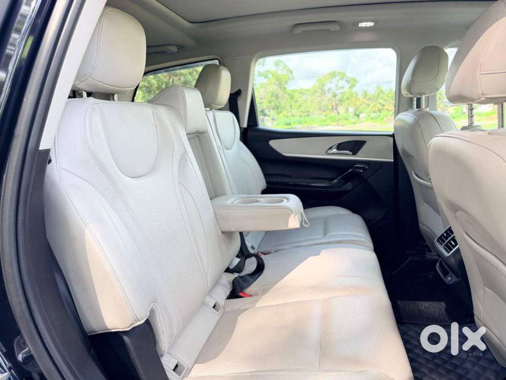 Mahindra Xuv700 2.2 Ax 7 Diesel At Luxury Pack Str, 2022, Diesel