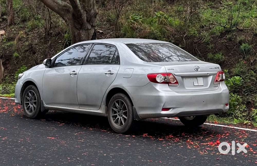 Toyota Corolla Altis 2012