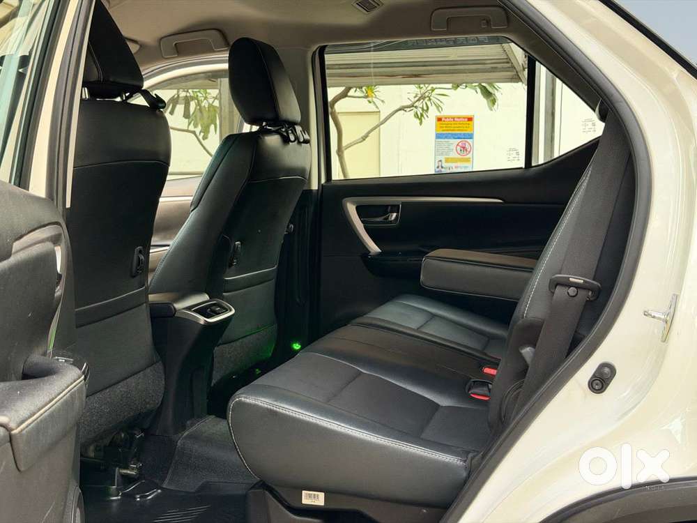 Toyota Fortuner 4x2 At 2.7 Petrol, 2022, Petrol