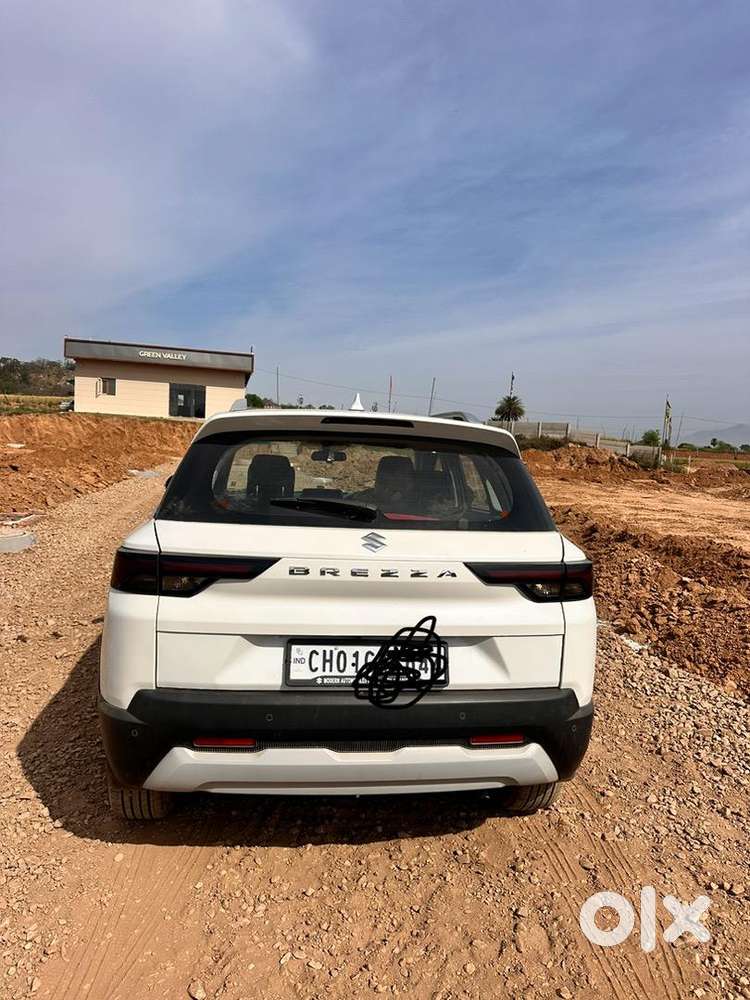 Maruti Suzuki Brezza 2025 Cng & Hybrids 18620 Km Driven