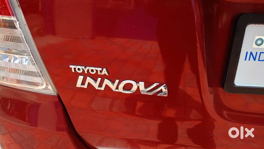 Toyota Innova 2004-2011 2.5 V Diesel 8-seater, 2011, Diesel
