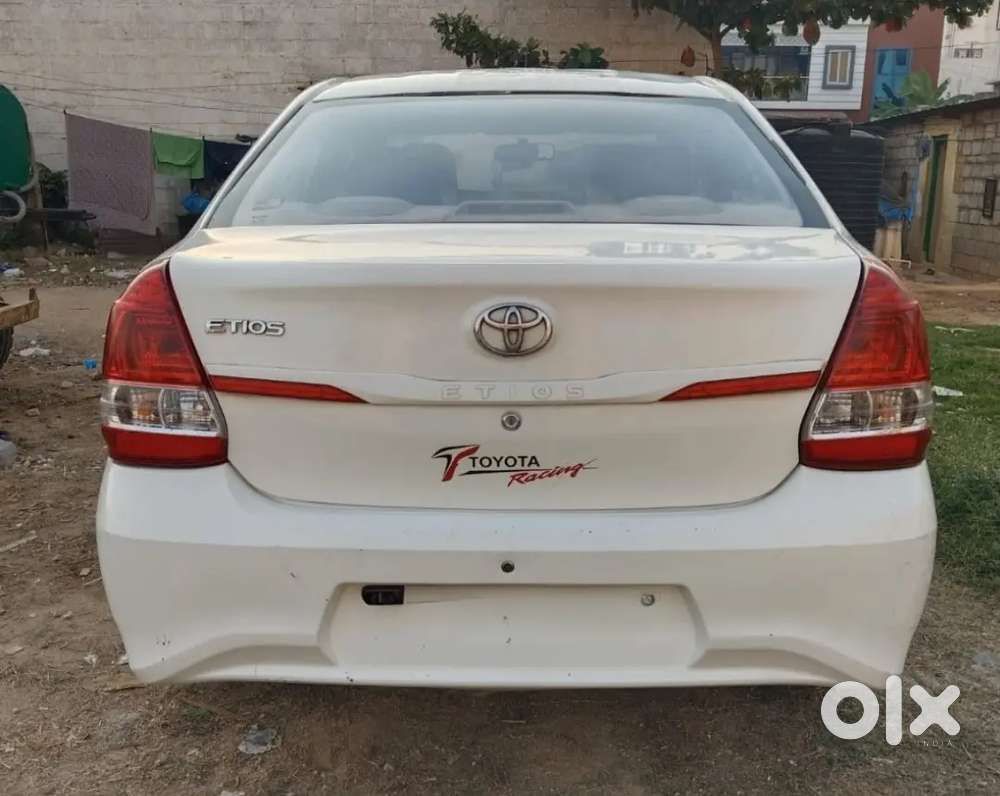 Toyota Etios 2016 White Board
