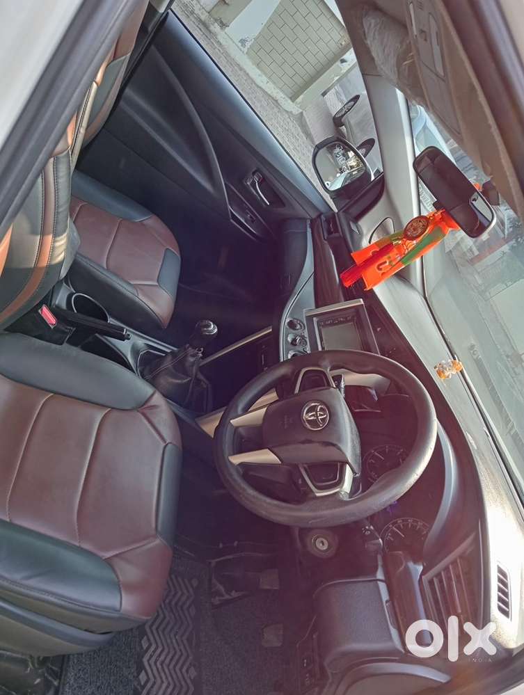 Toyota Innova Crysta 2017 Car
