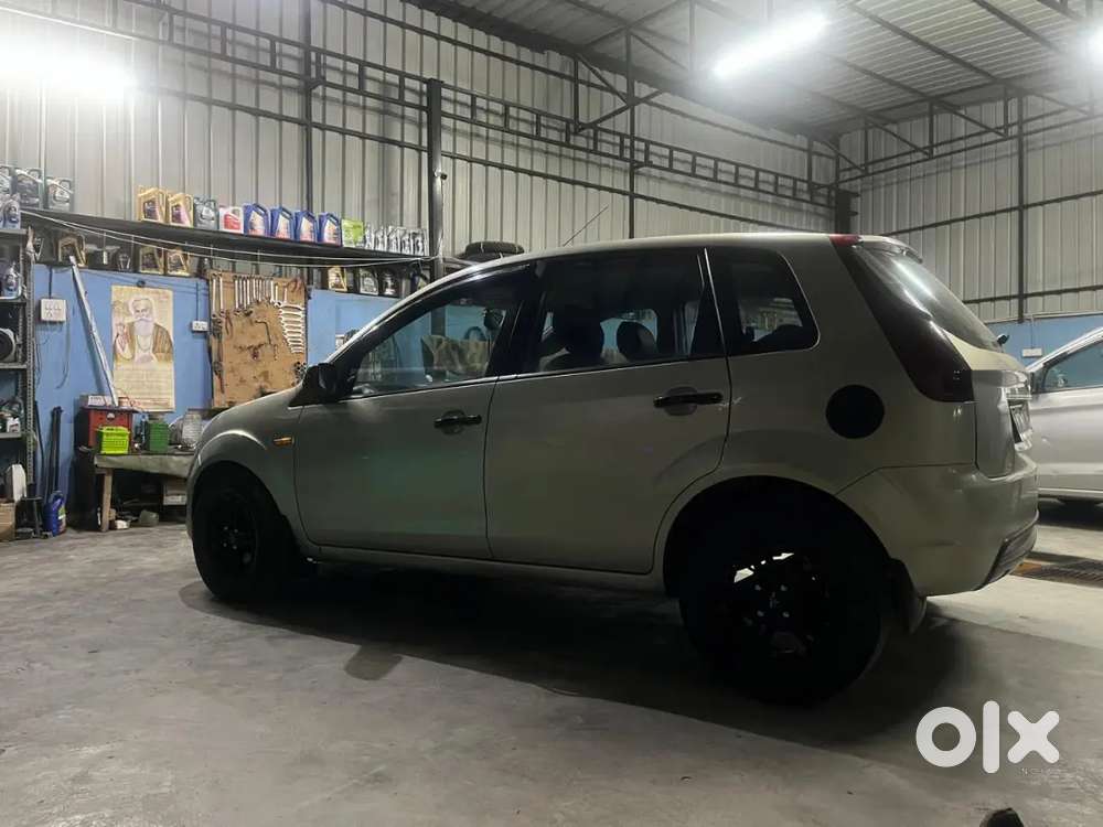 Ford Figo 2011 Petrol 65000 Km Driven