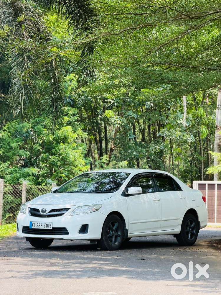Toyota Corolla Altis 2013 Diesel 85000 Km Driven