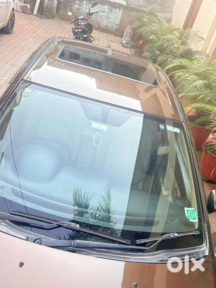 Maruti Suzuki Ciaz Petrol Well Maintained With Sunroof