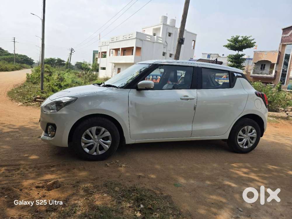 Maruti Suzuki Swift 1.2 Vxi (o), 2023, Petrol