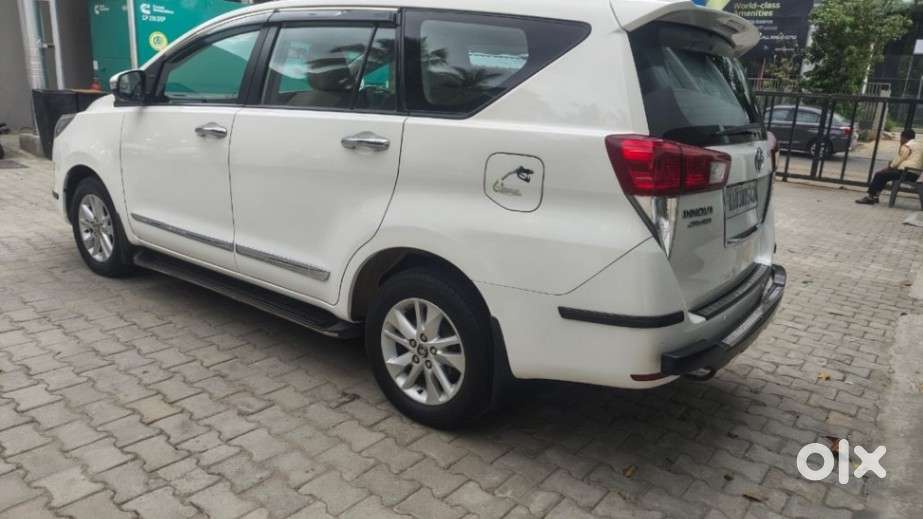 Toyota Innova Crysta 2.8 Gx At, 2018