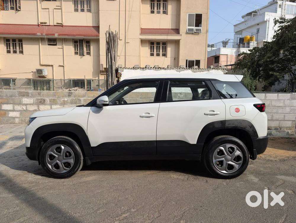 Maruti Suzuki Brezza 1.5 Vxi Smart Hybrid, 2023, Petrol