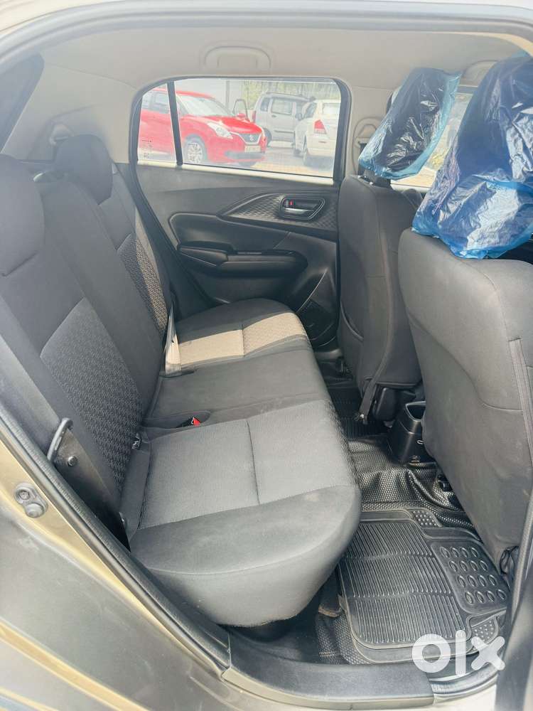 Maruti Suzuki Swift 1.2 Vxi (o), 2024, Petrol