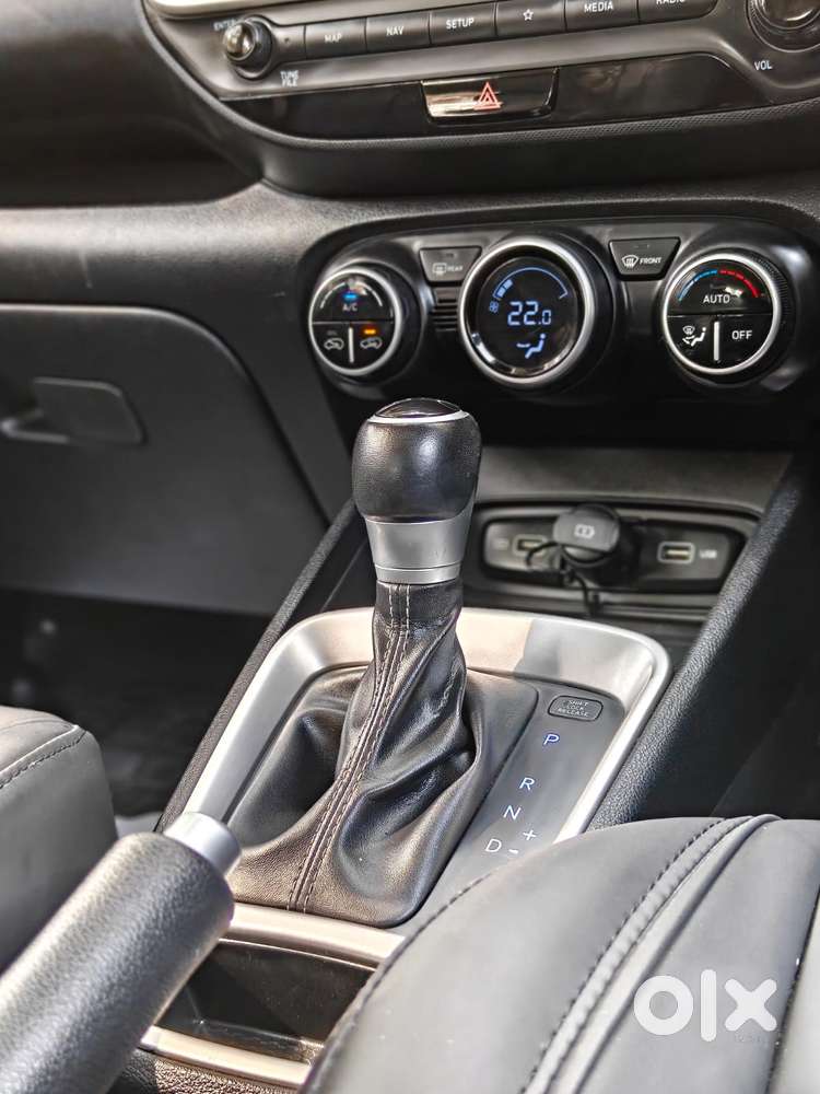 Hyundai Venue Sx+ At, 2021, Petrol