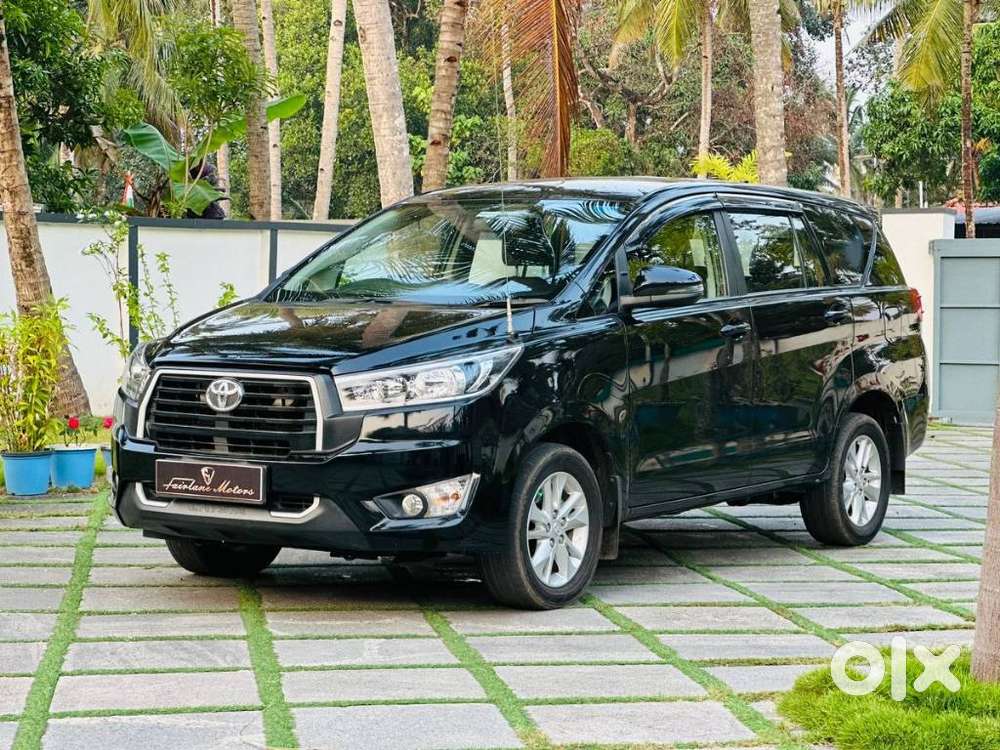 Toyota Innova Crysta 2.4 G Mt 8s, 2024, Diesel