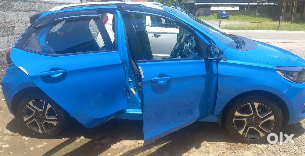Less Kilometers Driven, Mint Condition, Full Option, Dual Tone,,