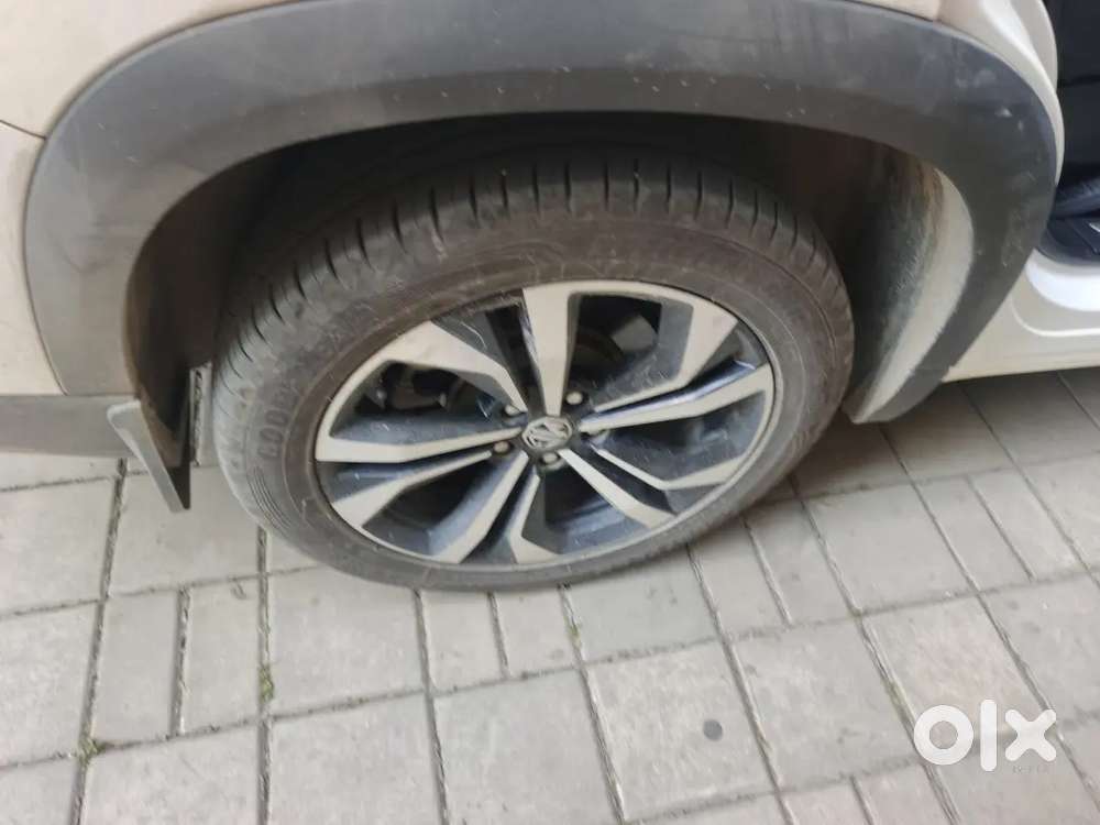 Mg Hector Plus Savvy 2023 Petrol Automatic