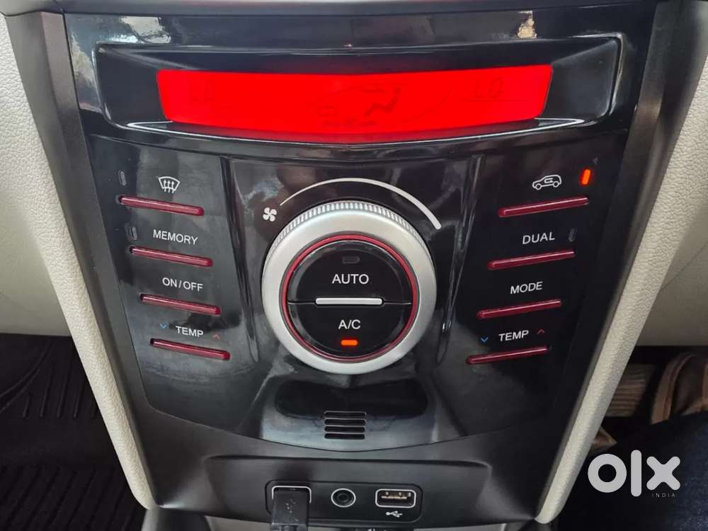 Mahindra Xuv300 W8 (o) 1.5 Diesel Amt, 2022, Diesel