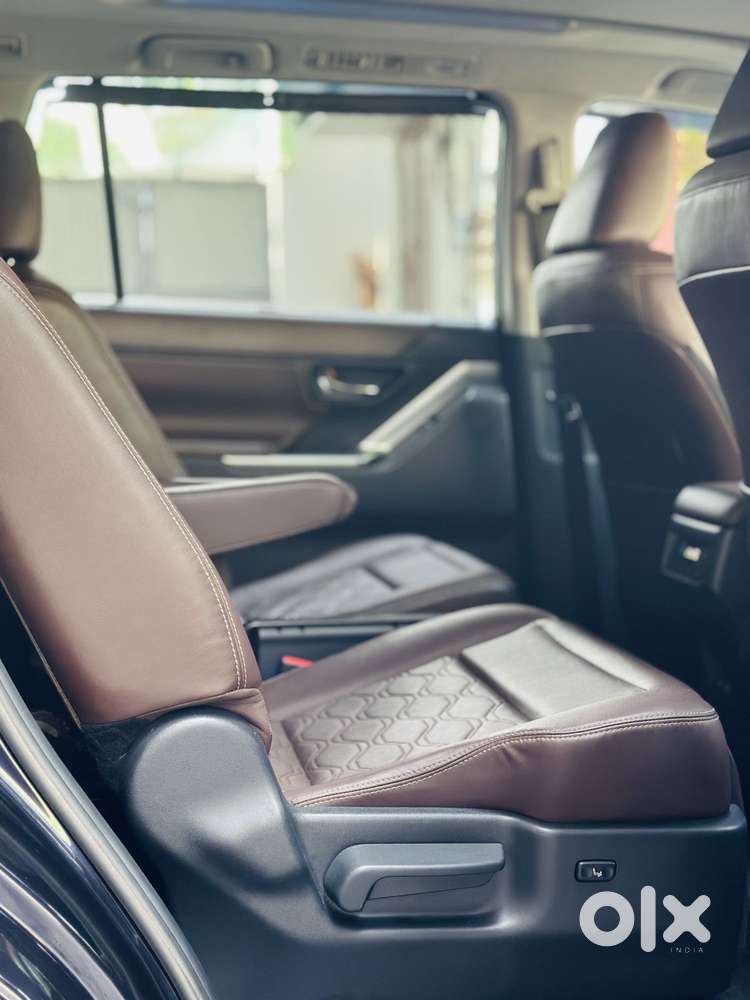 Toyota Innova Hycross 2.0 Zx (o) Hybrid 7 Str, 2023, Diesel