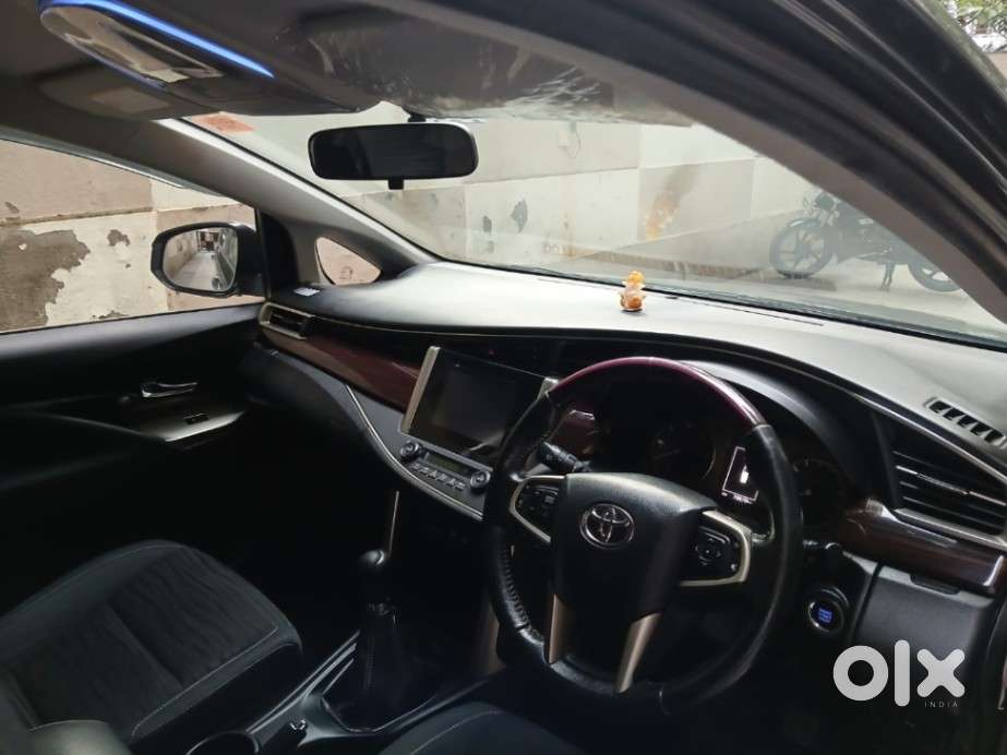 Toyota Innova Crysta 2.4 V 8 Str, 2017, Diesel